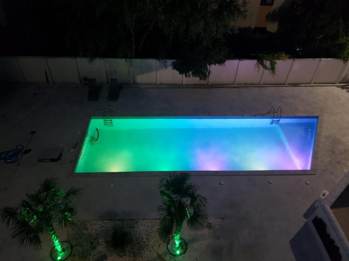 Sunrise Luxury Apartments Navodari Luaran gambar