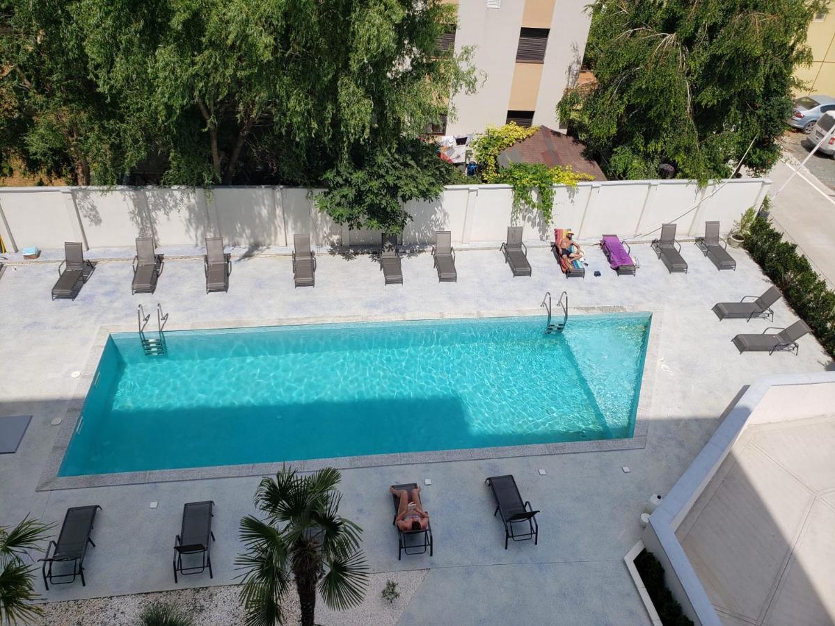 Sunrise Luxury Apartments Navodari Luaran gambar